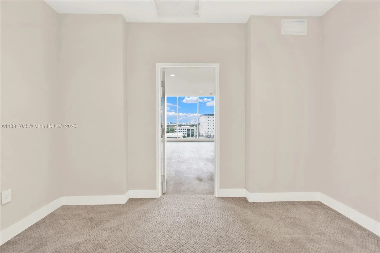 2820 NE 214th St # 1005, Aventura FL 33180