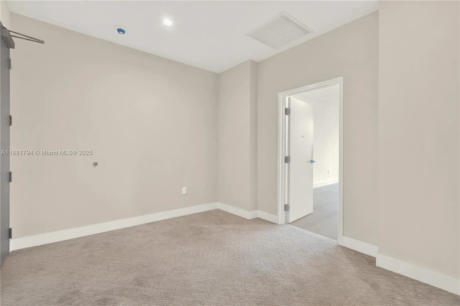 2820 NE 214th St # 1005, Aventura FL 33180