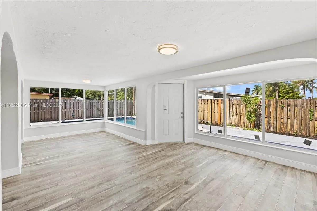 4131 NW 13th Ave, Oakland Park FL 33309