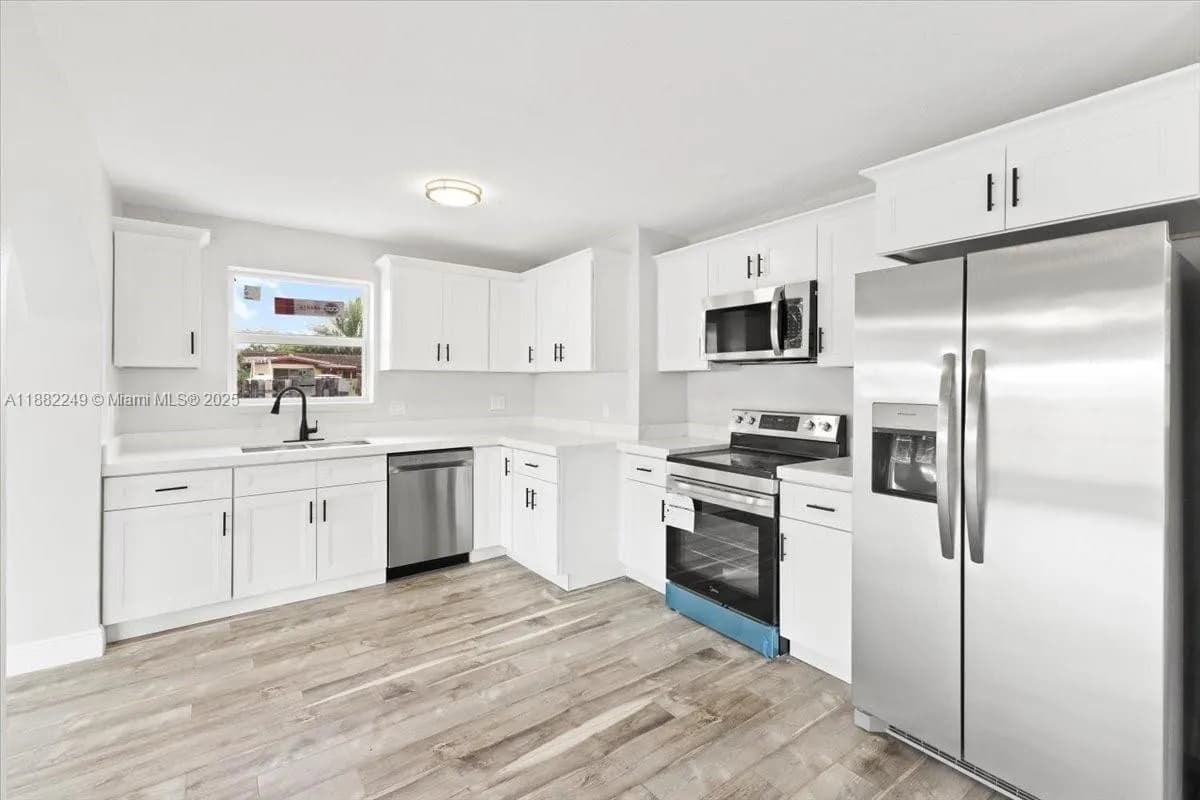 4131 NW 13th Ave, Oakland Park FL 33309