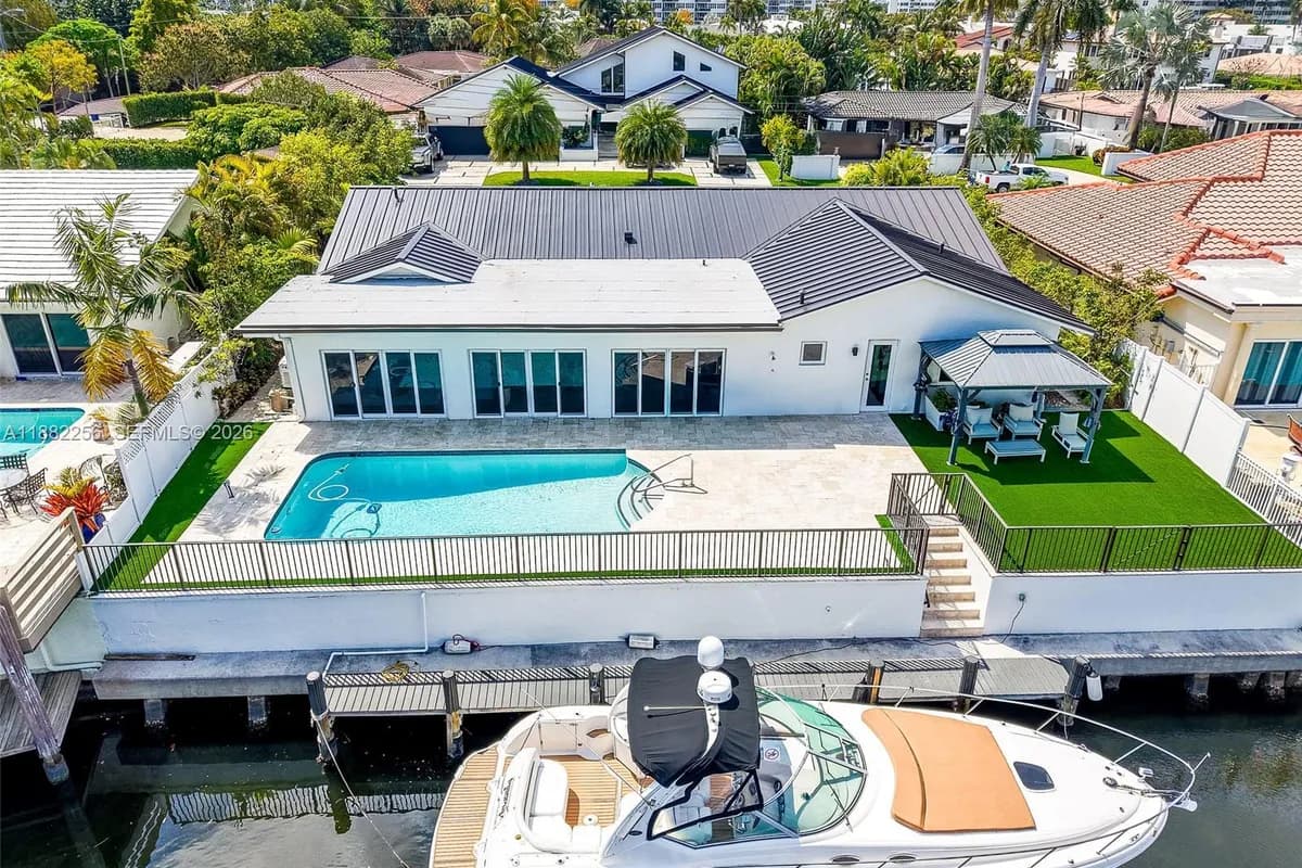 3341 NE 38th St, Fort Lauderdale FL 33308