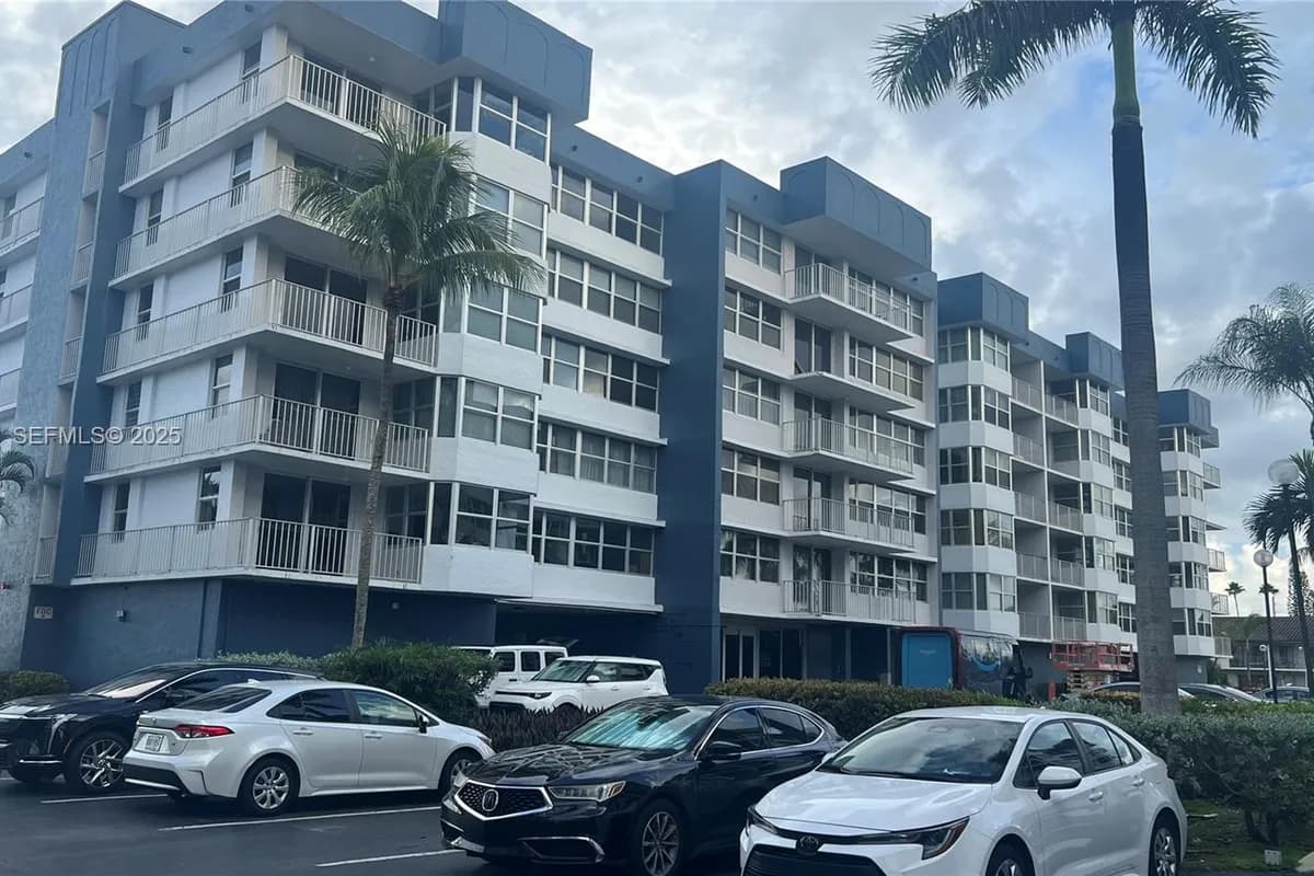 16570 NE 26th Ave # 4A, North Miami Beach FL 33160
