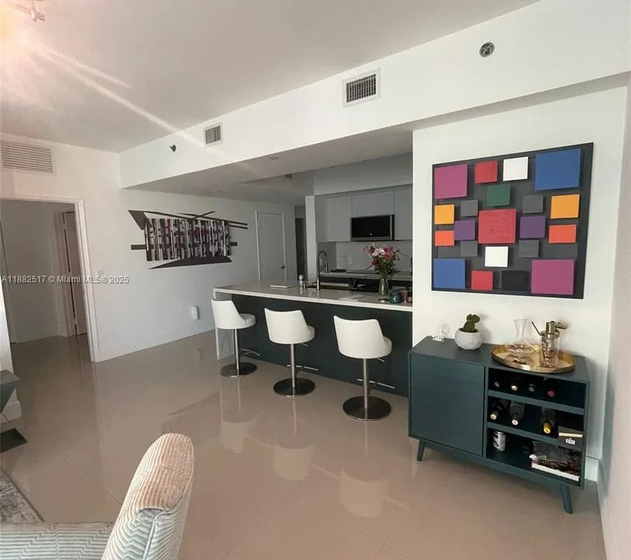 950 Brickell Bay Dr # 1210, Miami FL 33131