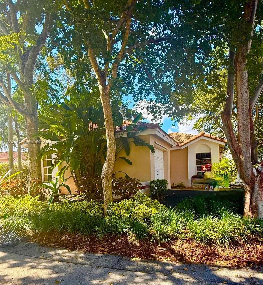 1321 N Seagrape Circle, Weston FL 33326