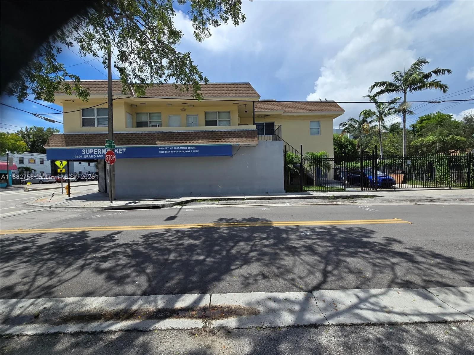 3380 Plaza St, Miami FL 33133