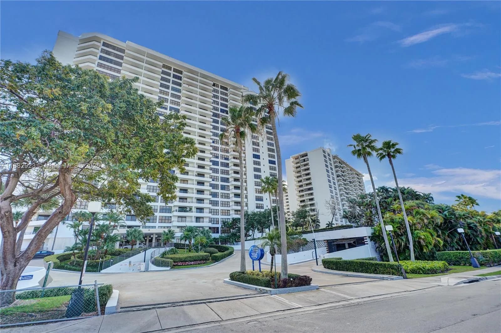 2500 Parkview Dr # 808, Hallandale Beach FL 33009
