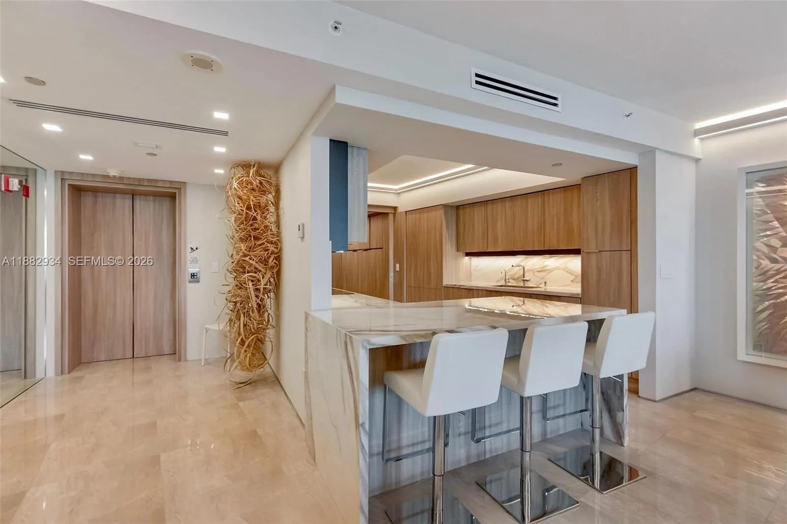 1455 Ocean Dr # 811, Miami Beach FL 33139