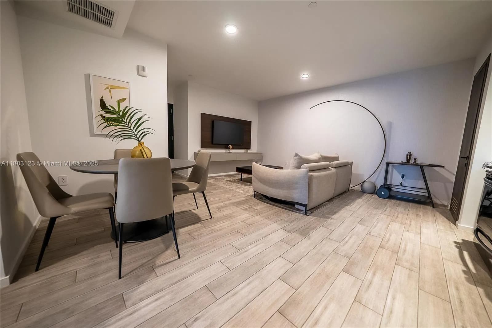 398 NE 5th St # 1615, Miami FL 33132