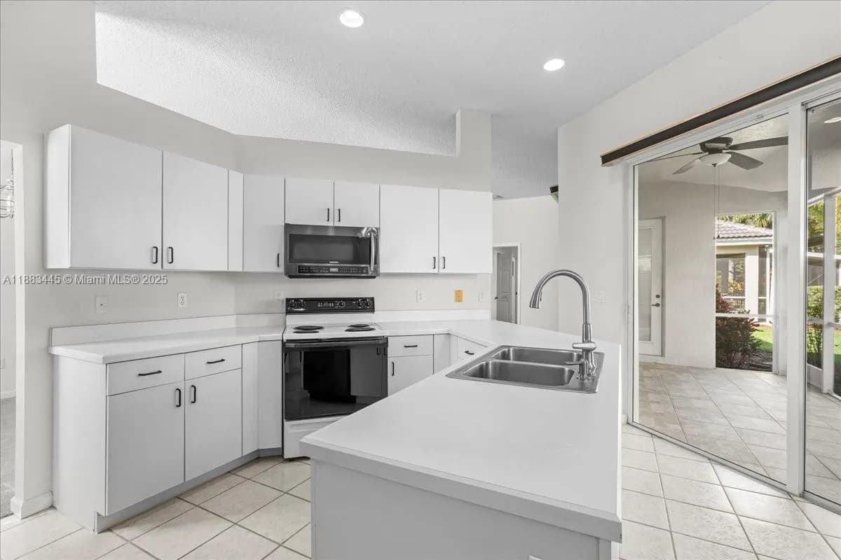 2675 SE 4th Pl, Homestead FL 33033