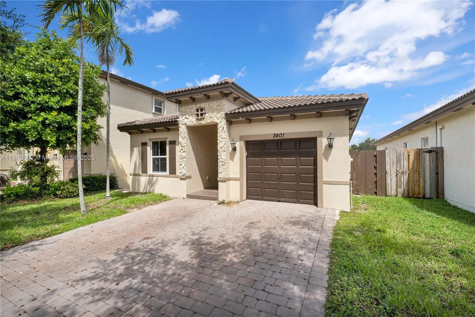 2401 NE 4th St, Homestead FL 33033