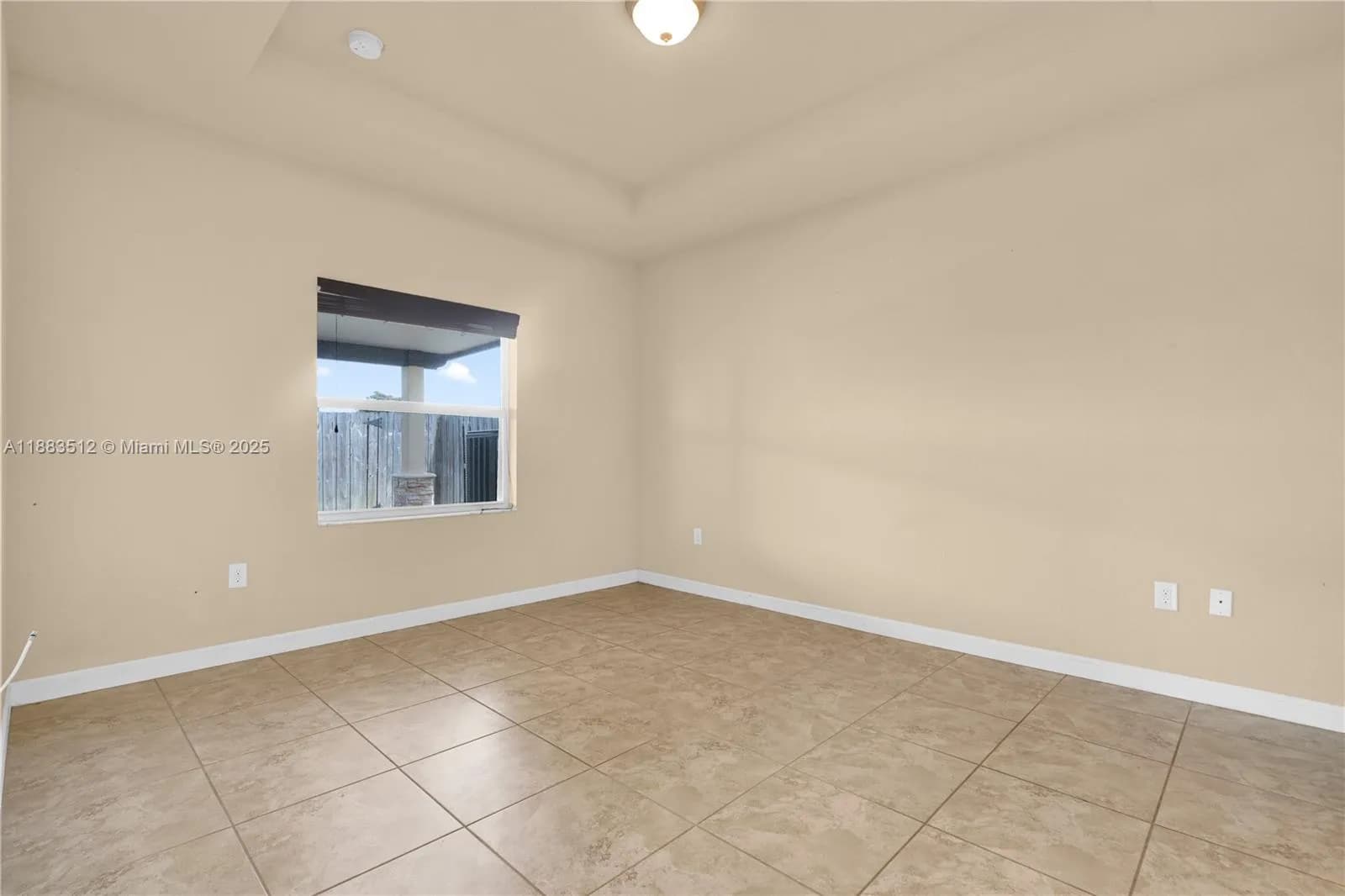 2401 NE 4th St, Homestead FL 33033