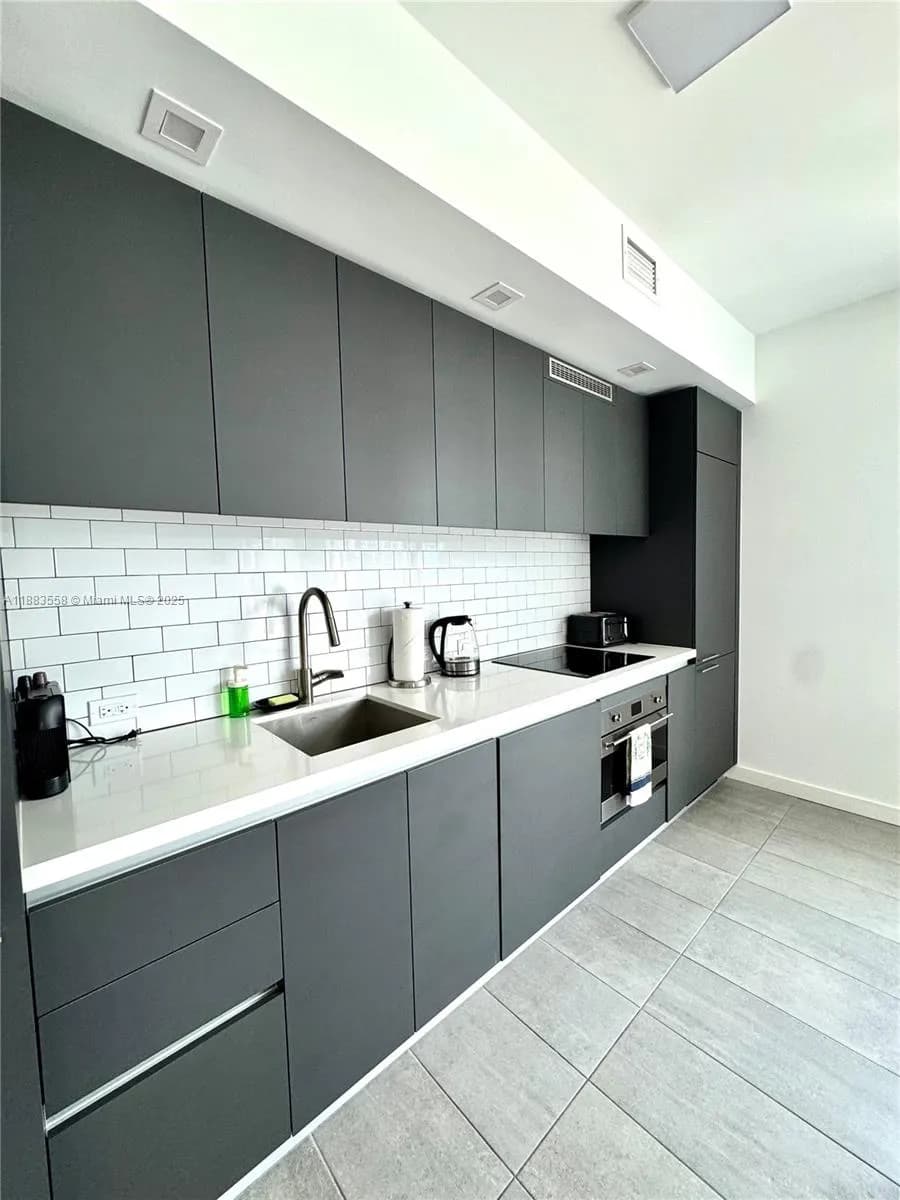 227 NE 2nd St # 2306, Miami FL 33132