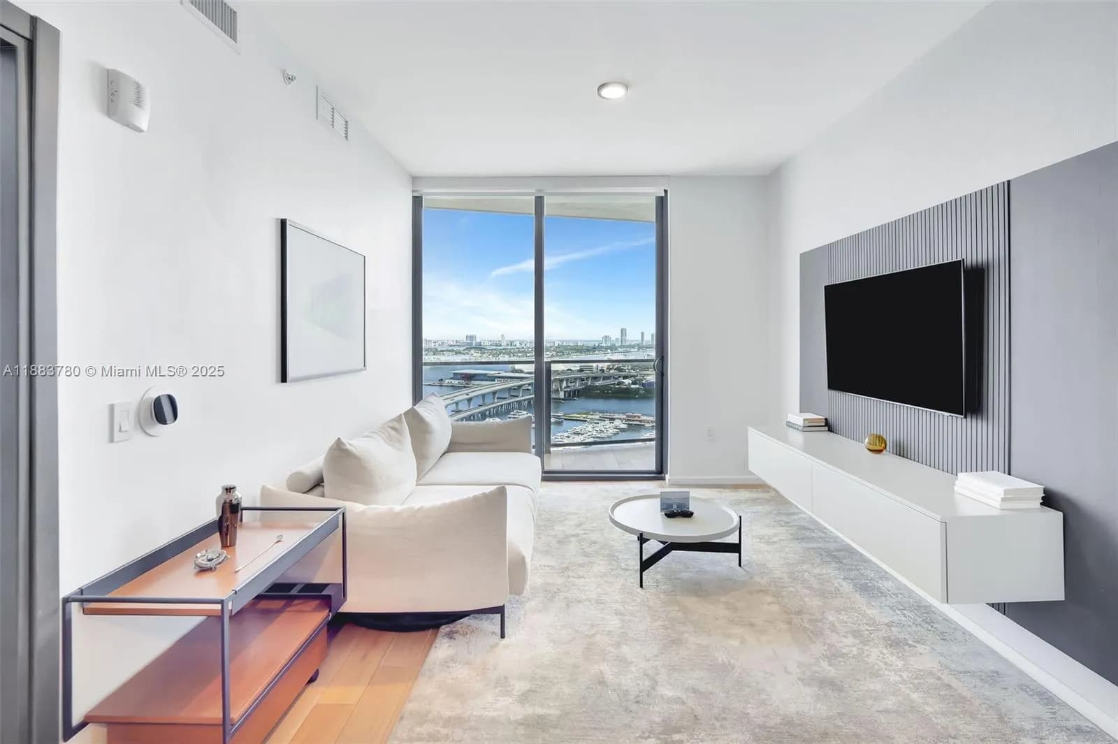 398 NE 5th St # 1910, Miami FL 33132