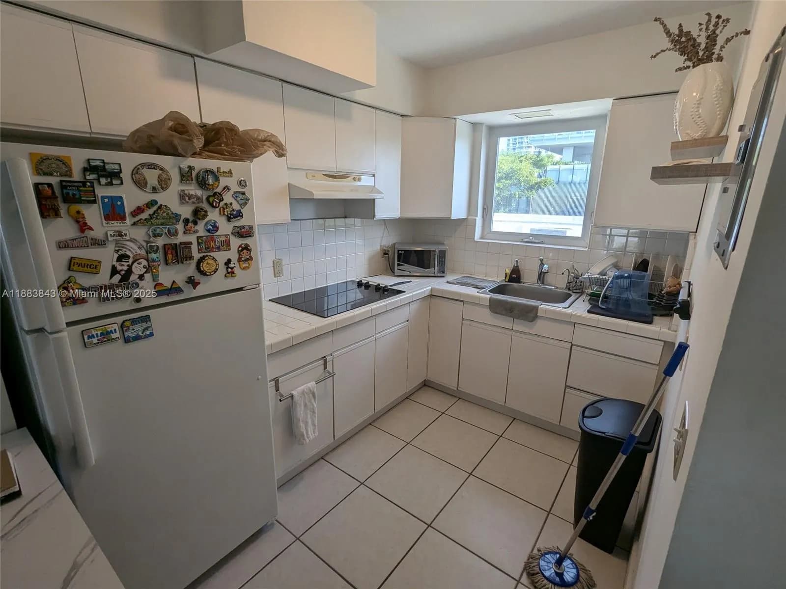 158 Ocean Dr # 406, Miami Beach FL 33139