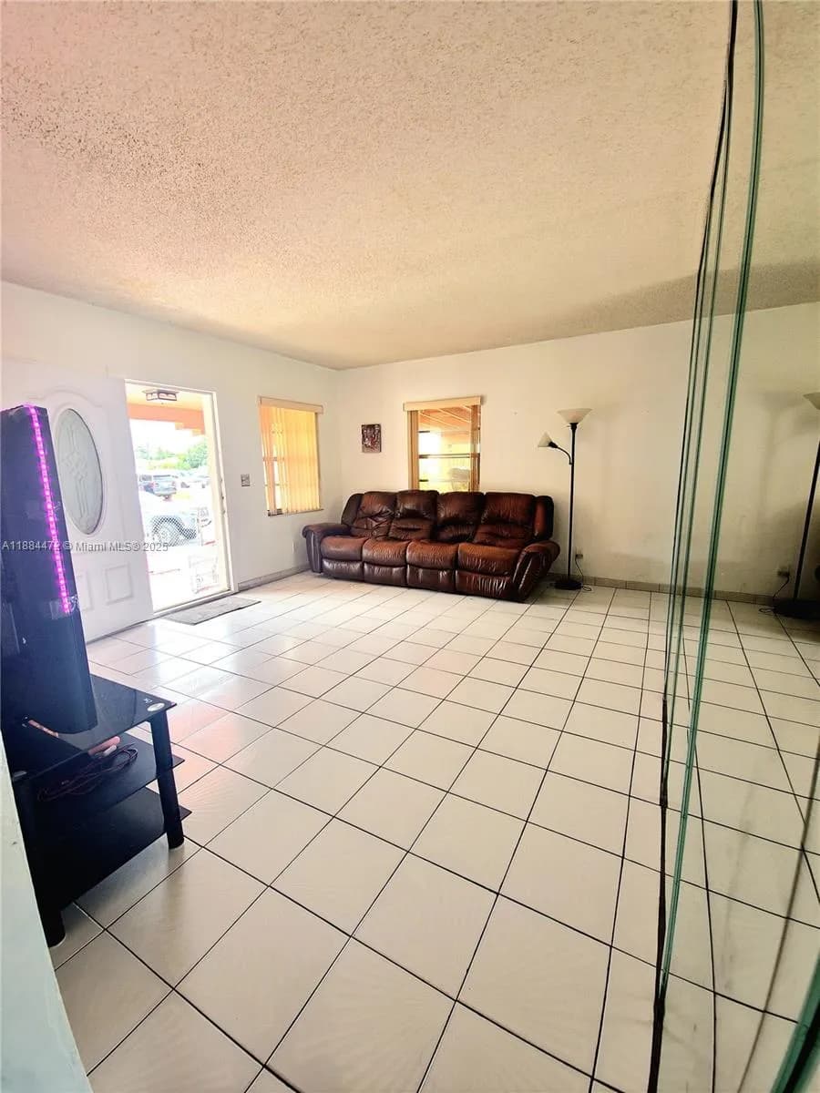 309 E 18th St, Hialeah FL 33010