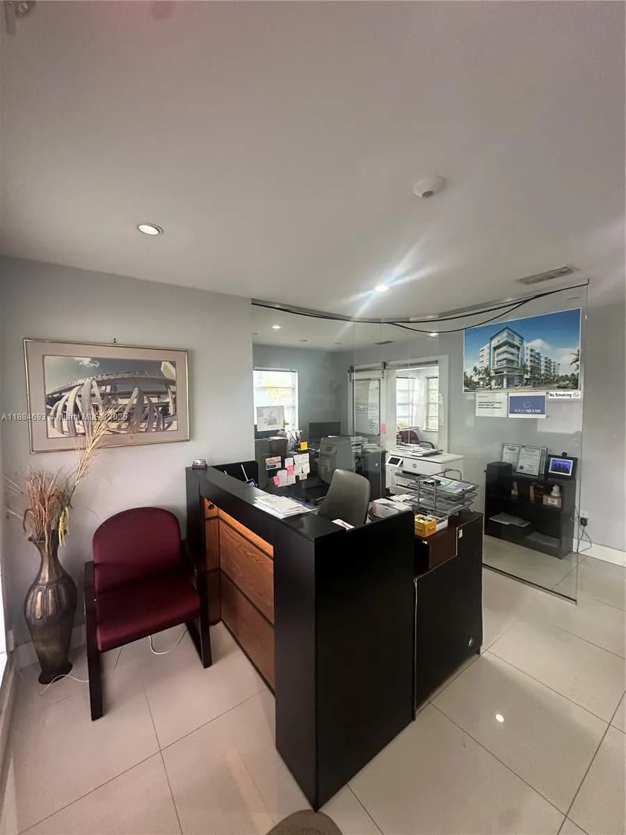 7111 Taft Street, Hollywood FL 33024