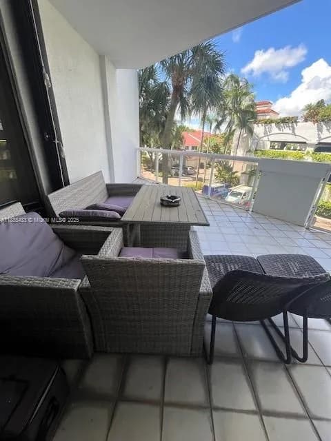 3610 Yacht Club Dr # 215, Aventura FL 33180