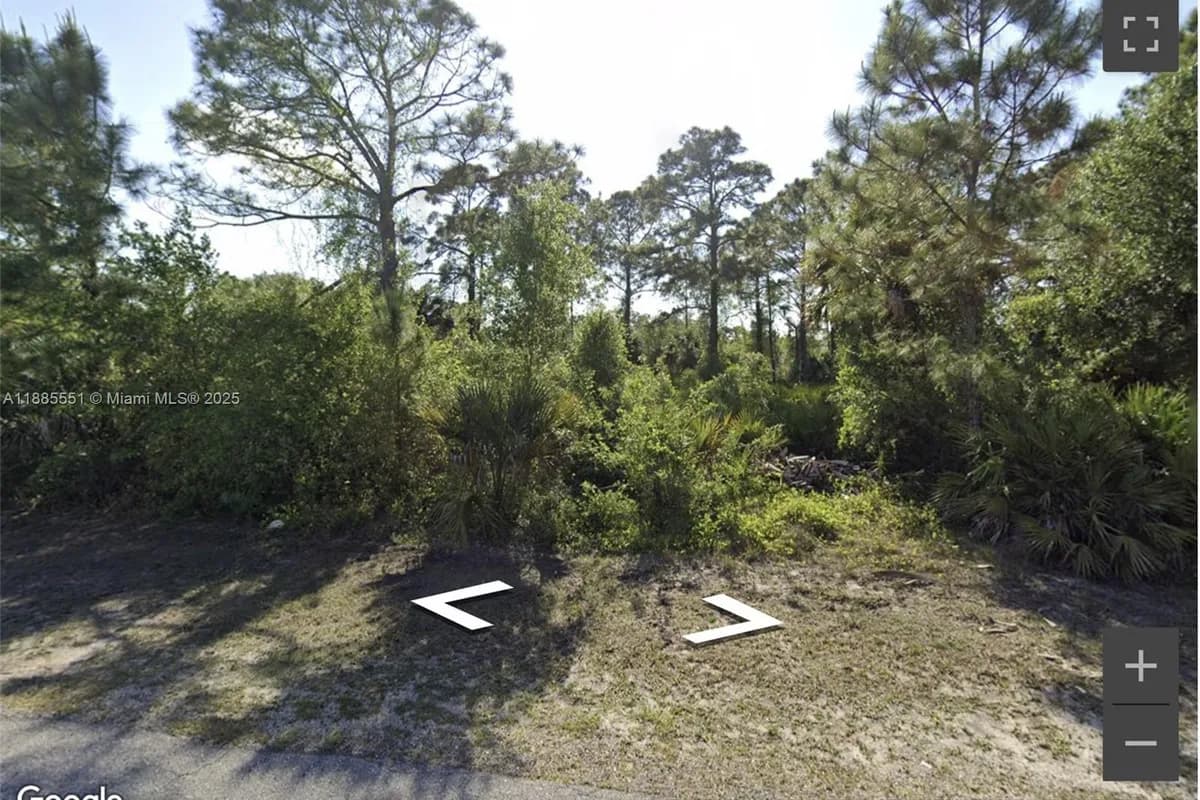 617 Henry Ave, Lehigh Acres FL 33972