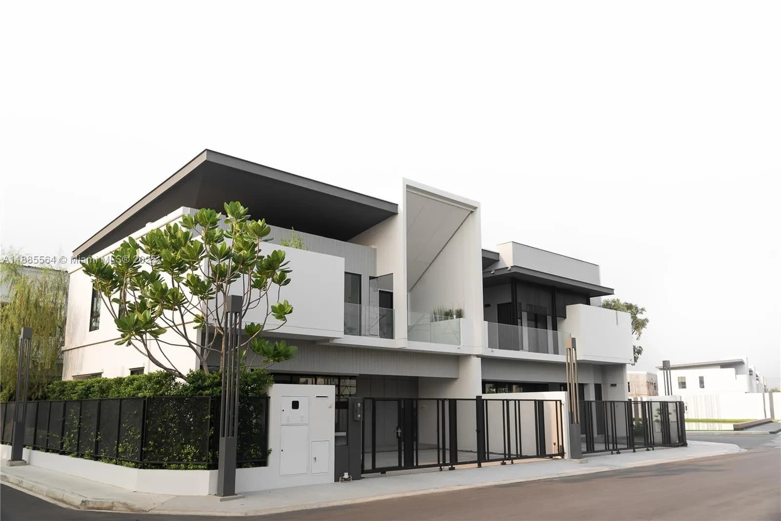 181 NW 41st St, Miami FL 33127