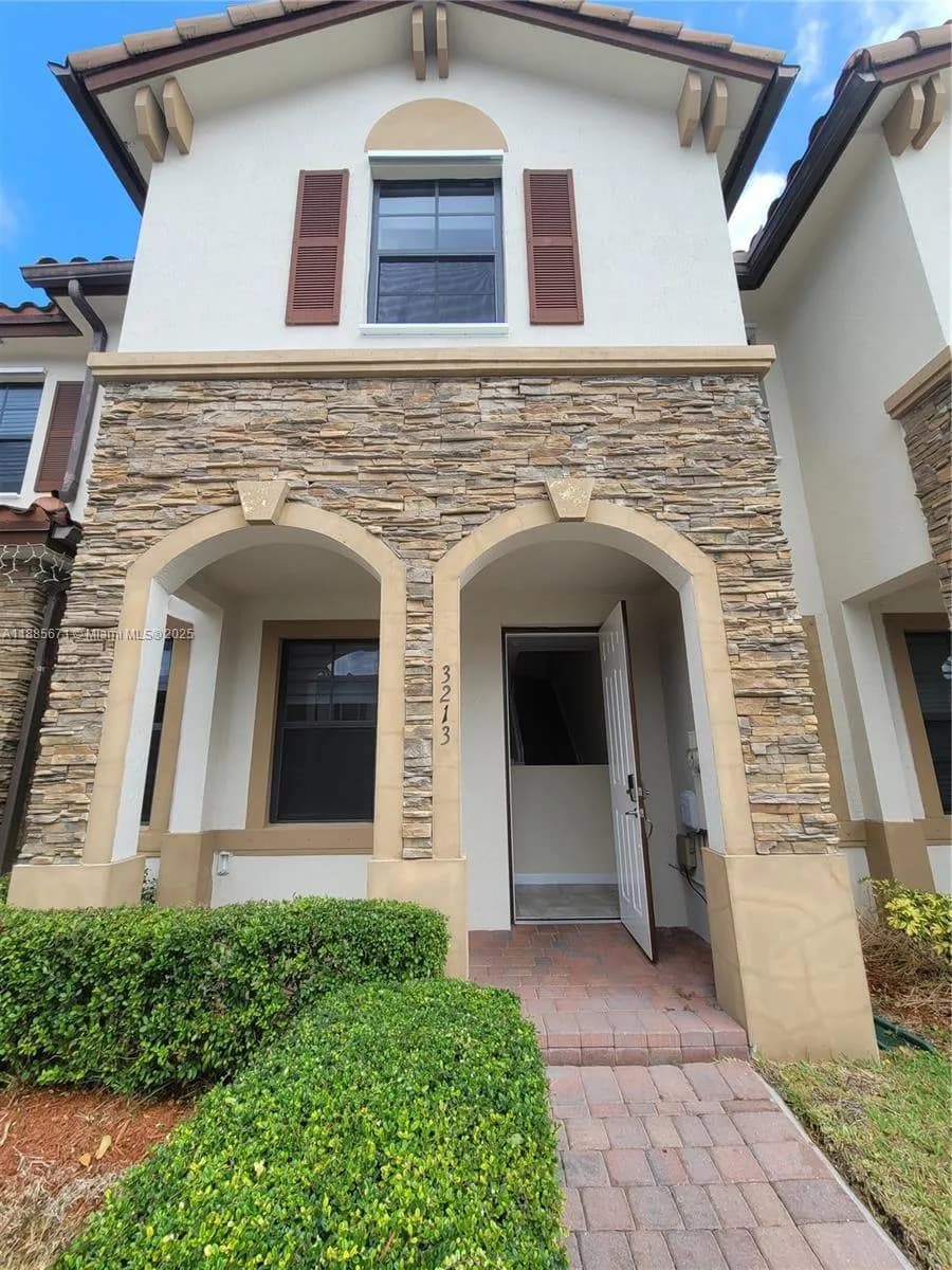 3213 SE 5th Ct, Homestead FL 33033