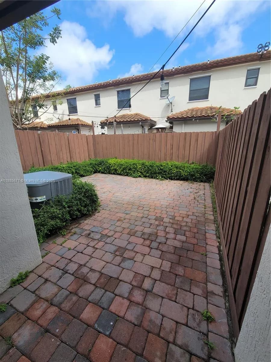 3213 SE 5th Ct, Homestead FL 33033