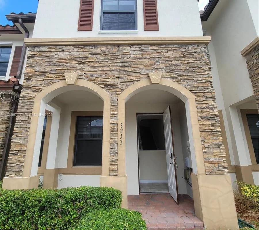 3213 SE 5th Ct, Homestead FL 33033