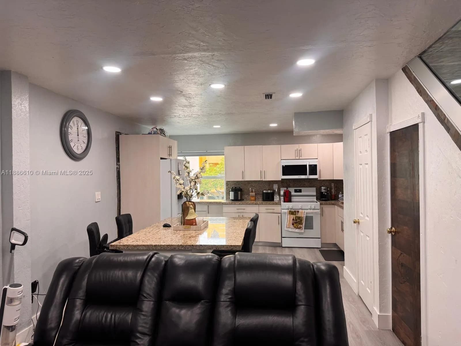 1560 W 46th St # 236, Hialeah FL 33012