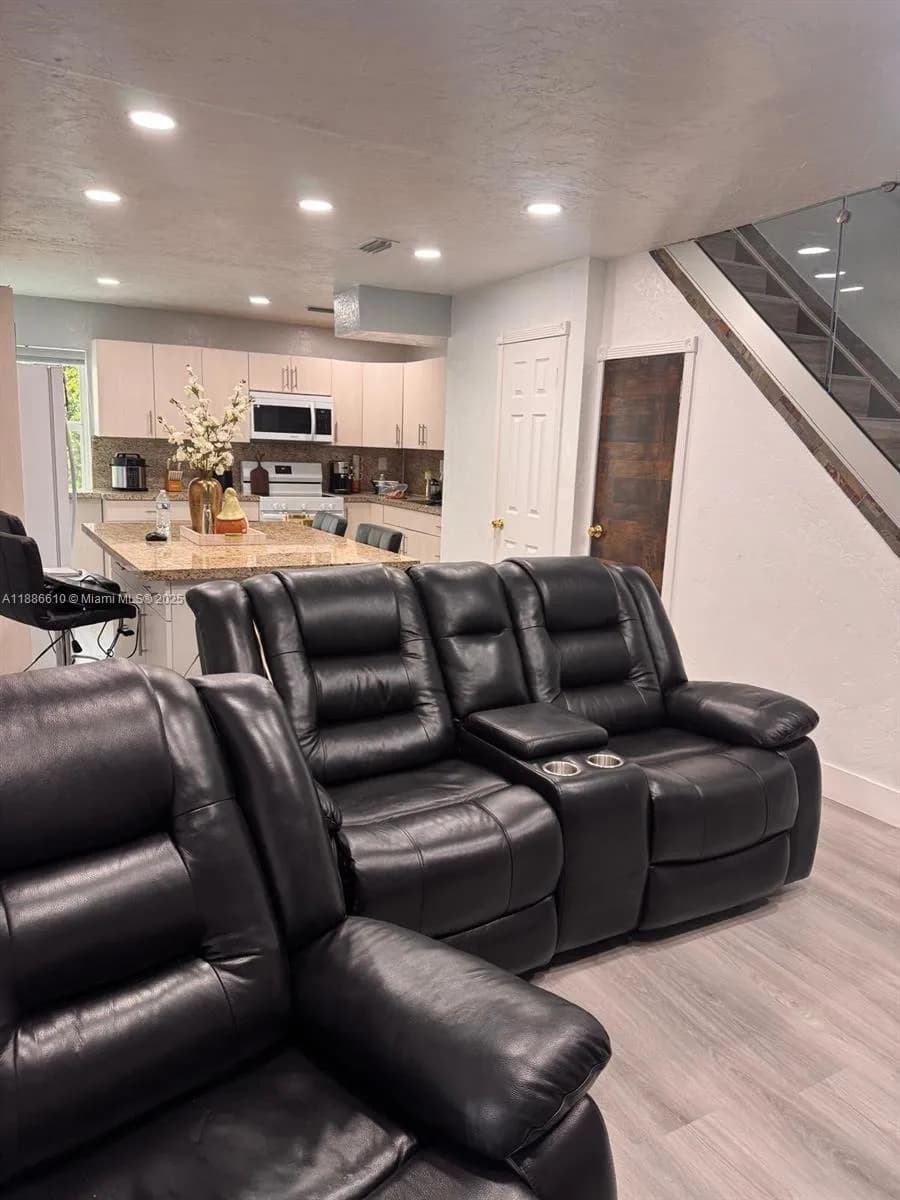 1560 W 46th St # 236, Hialeah FL 33012