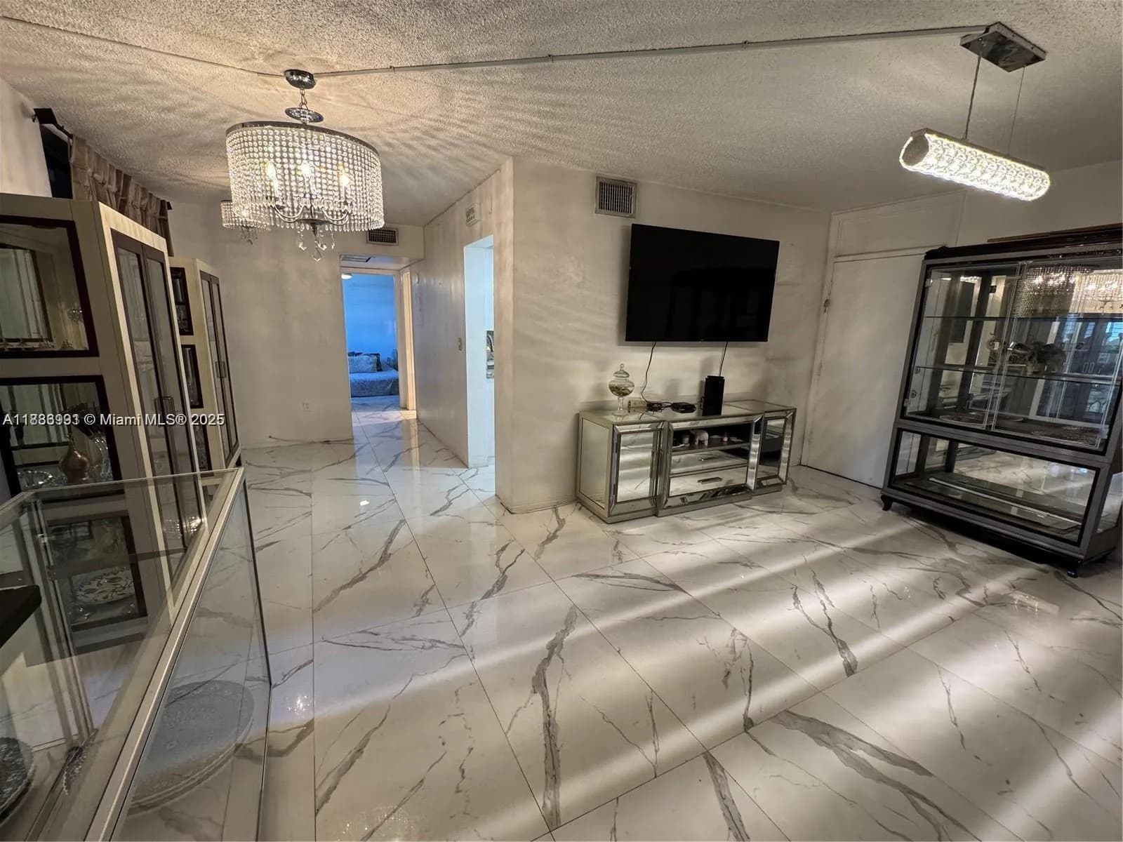 2980 Point East Dr # D102, Aventura FL 33160