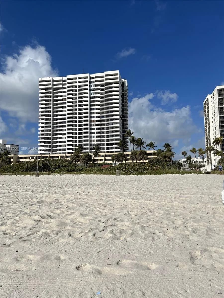 2555 Collins Ave # 2112, Miami Beach FL 33140