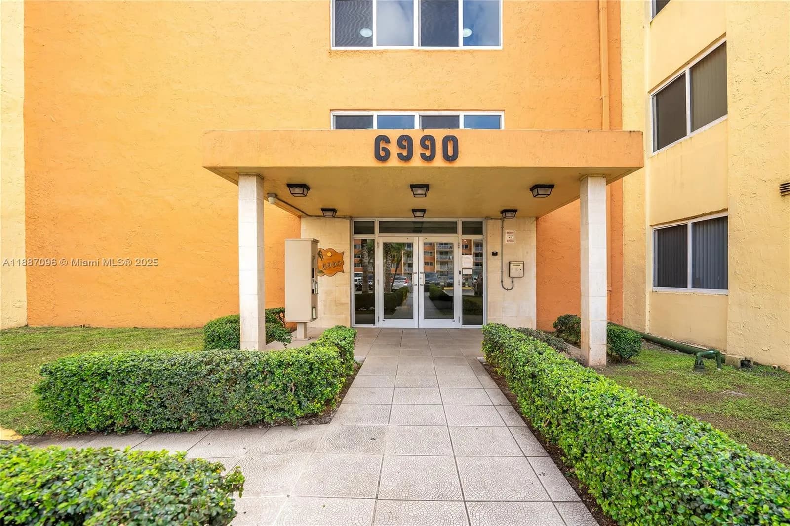 6990 NW 186th St # 511, Hialeah FL 33015