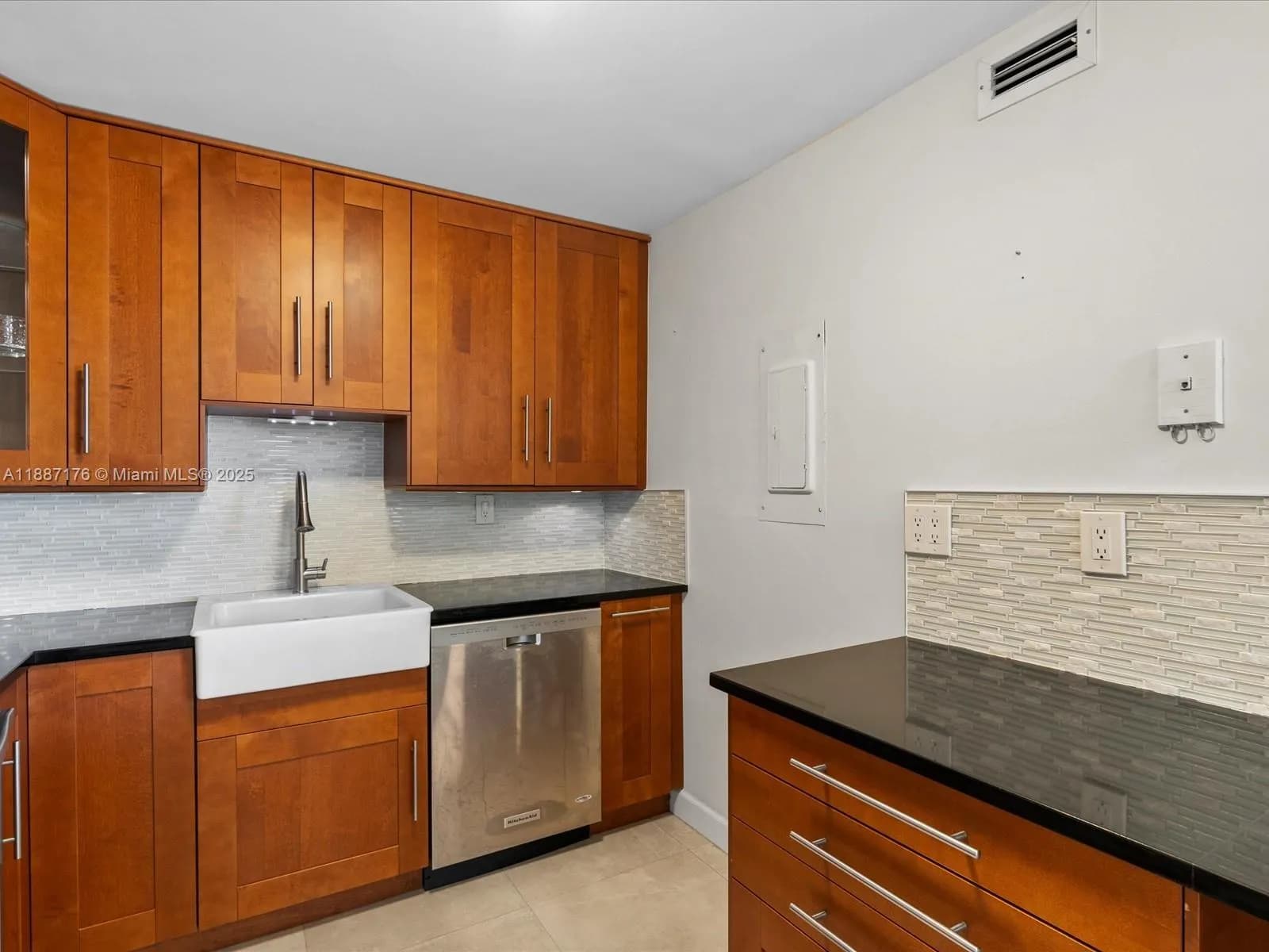 1623 Collins Ave # 215, Miami Beach FL 33139