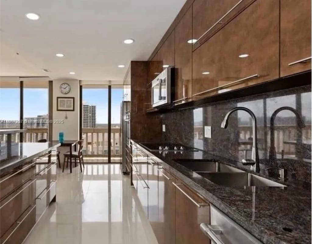 19355 Turnberry Way # 27E, Aventura FL 33180