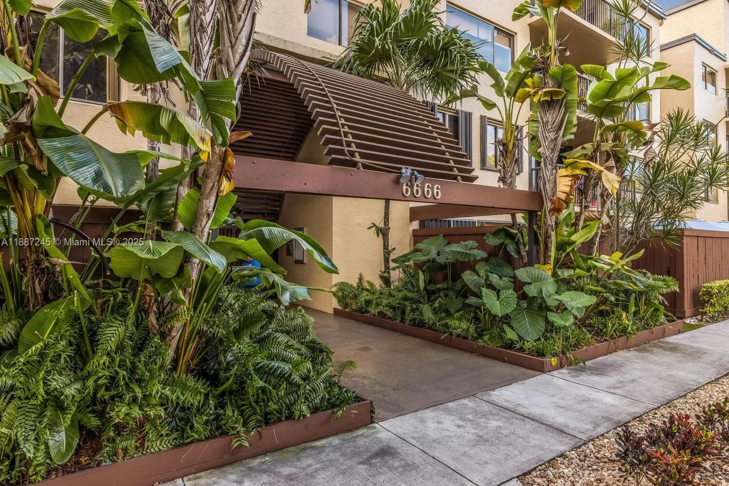 6666 SW 115th Ct # 406, Miami FL 33173