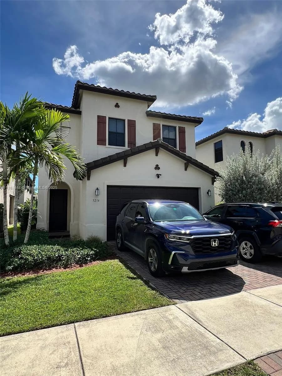 3214 W 97th St, Hialeah FL 33018