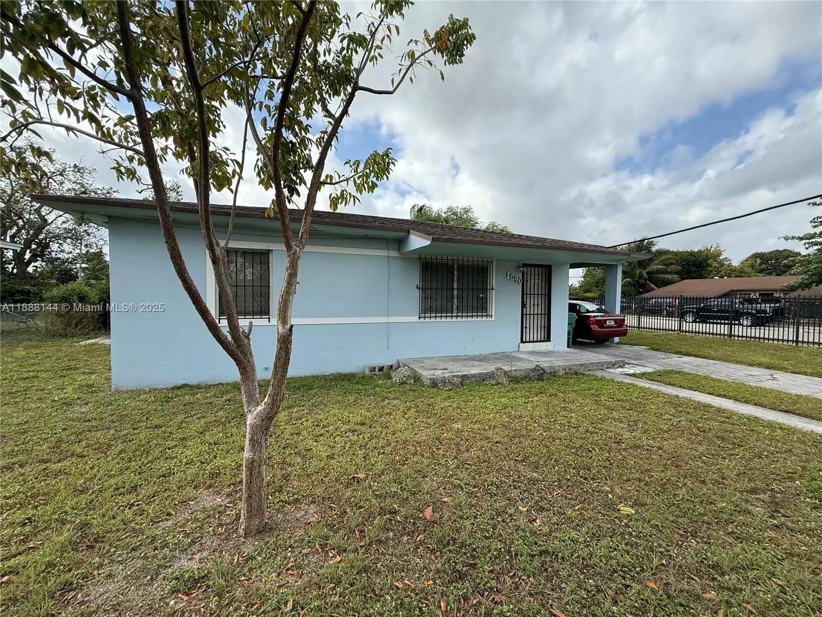 1090 NW 112th St, Miami FL 33168