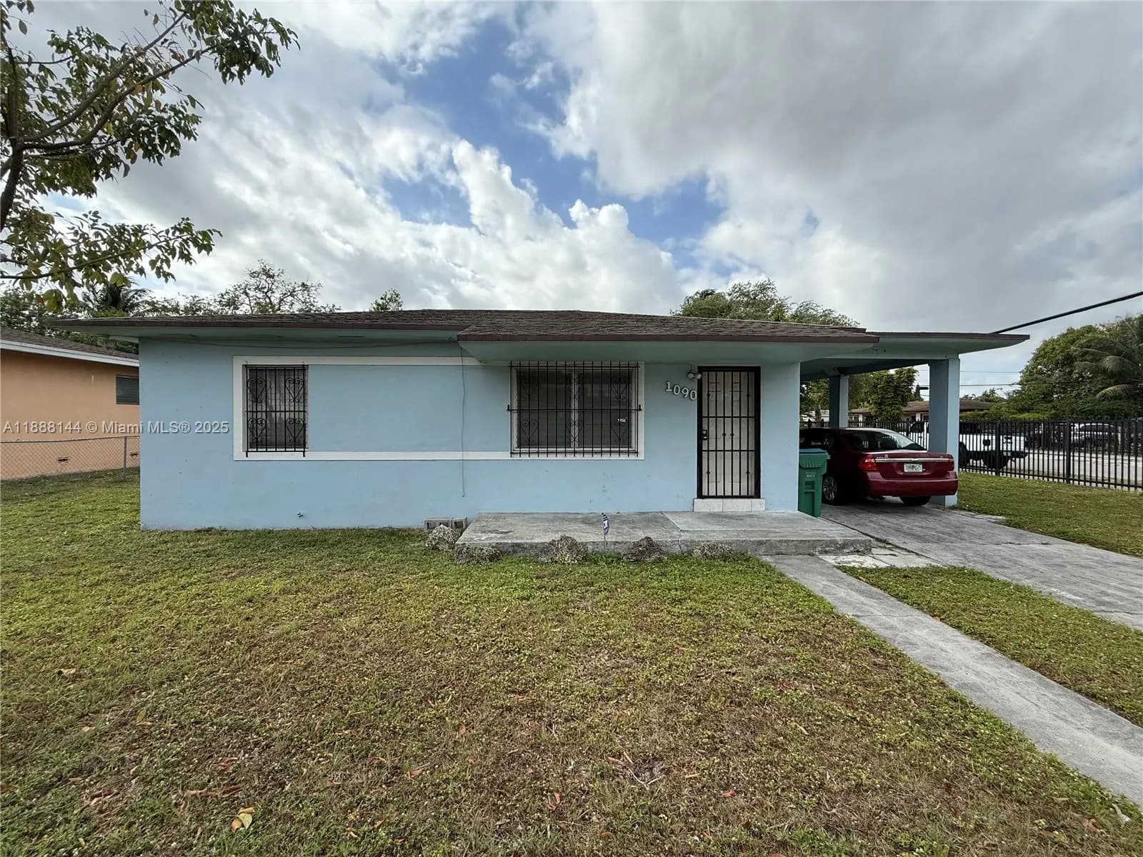 1090 NW 112th St, Miami FL 33168