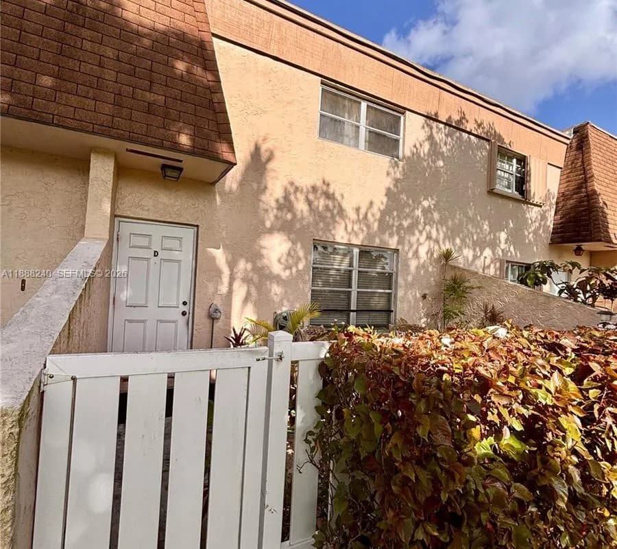 1415 NW 80th Ave, Margate FL 33063