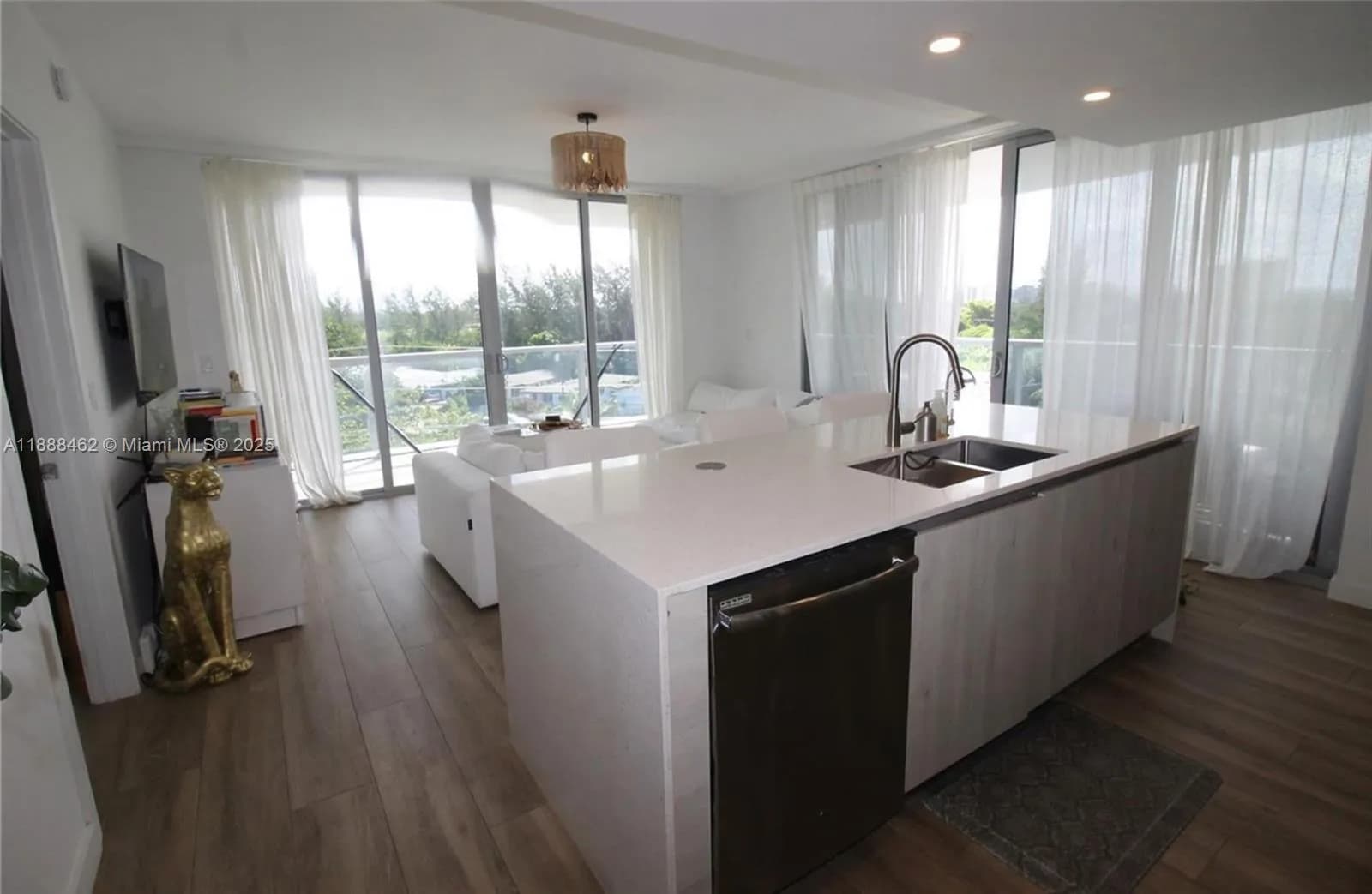 13800 Highland Dr # 510, North Miami Beach FL 33181