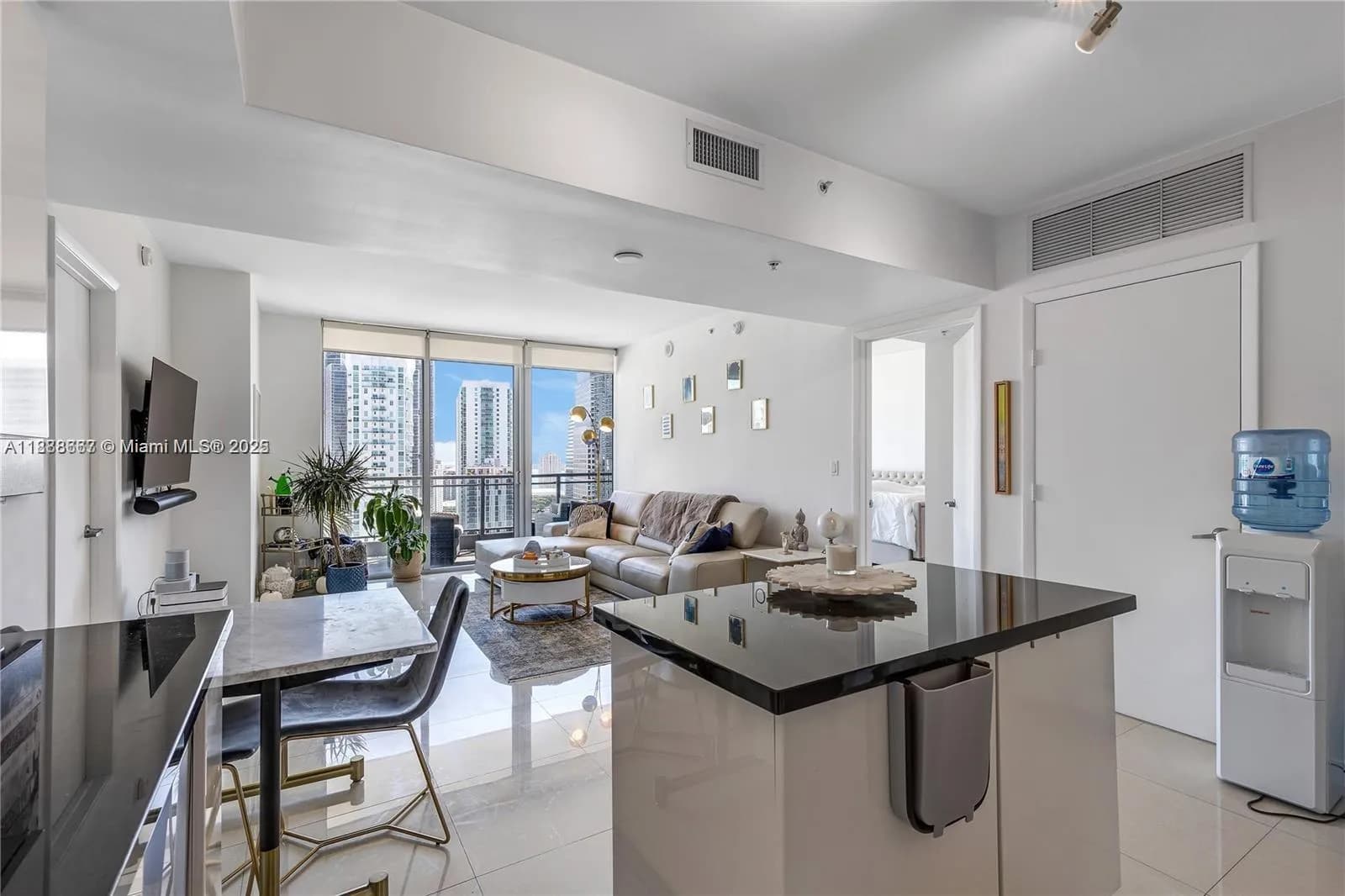 92 SW 3rd St # 3012, Miami FL 33130