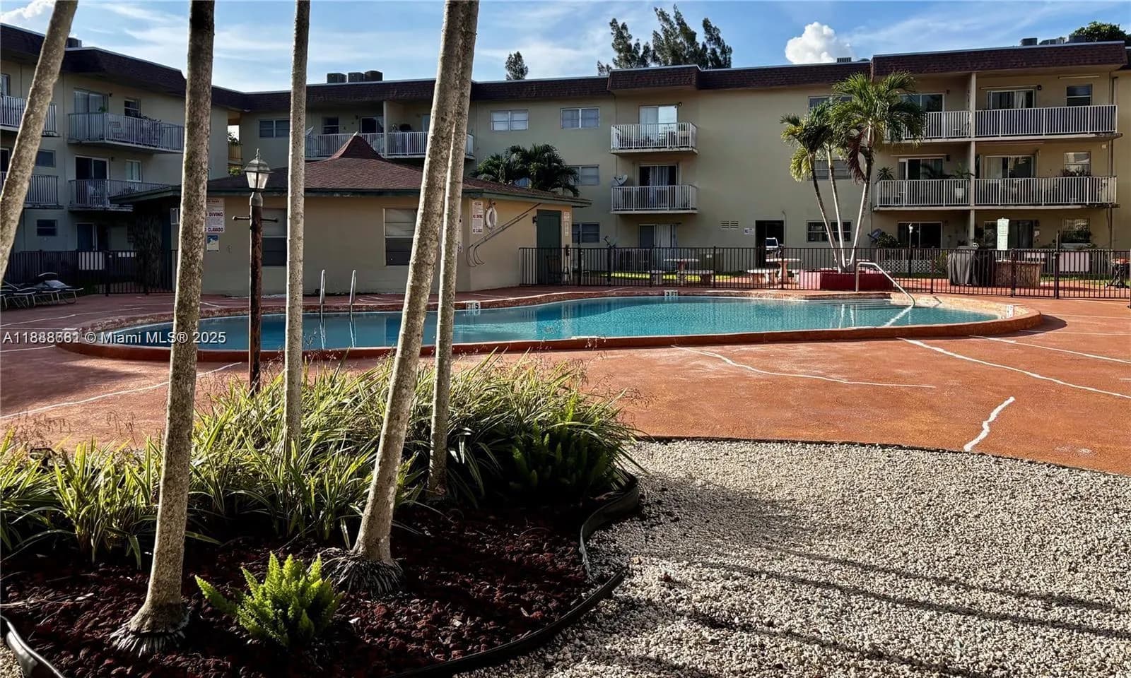 7505 SW 82nd St # 318, Miami FL 33143