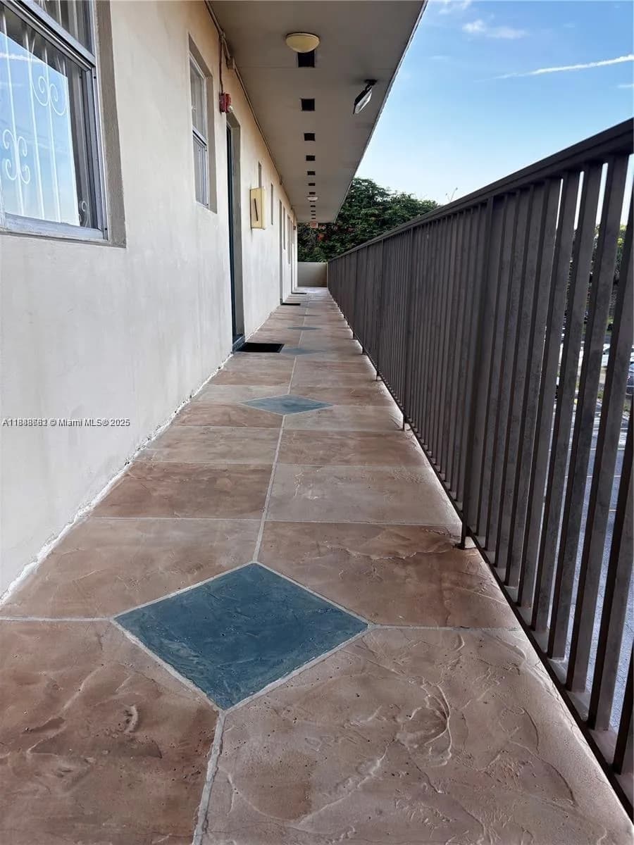 7505 SW 82nd St # 318, Miami FL 33143