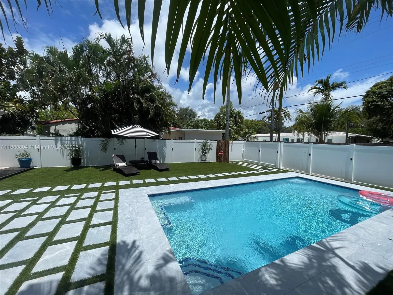 2 bedroom 2 bath for sale at 1551 Madison St, Hollywood FL 33020