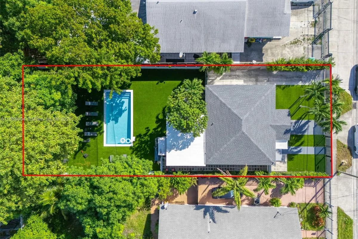 1451 NW 31st St, Miami FL 33142