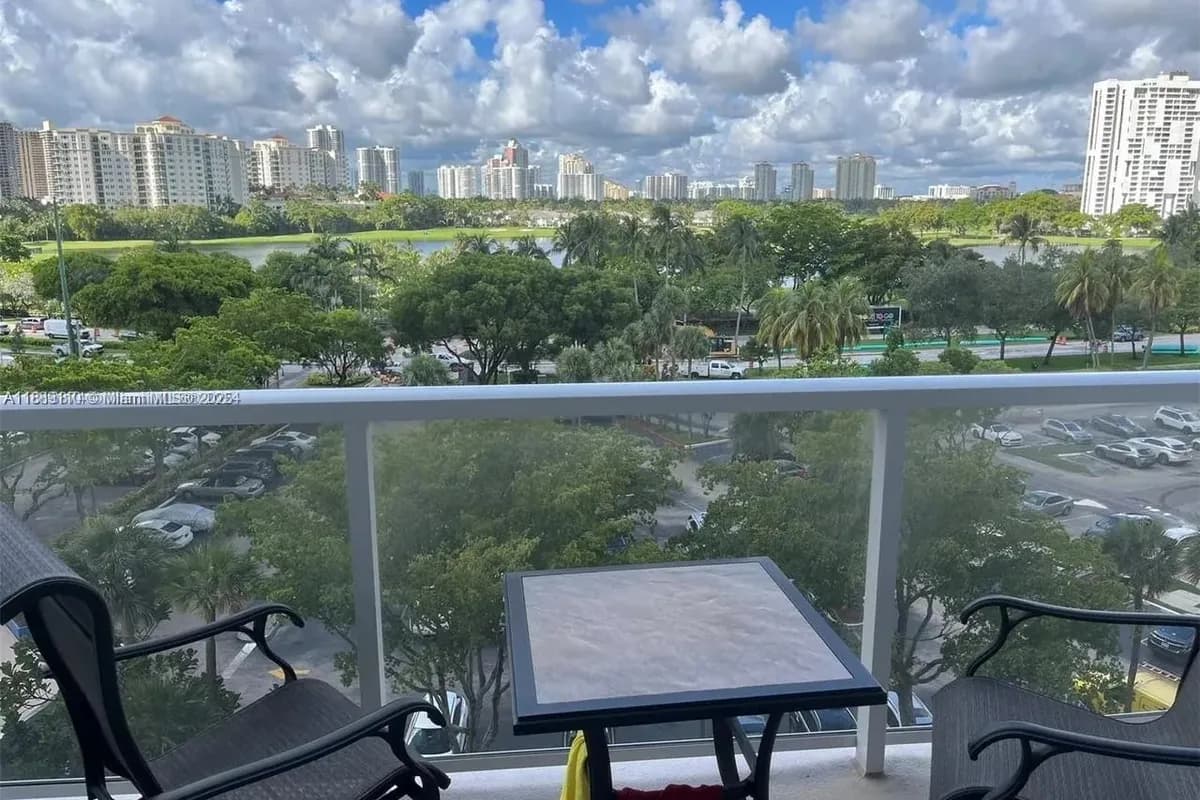 3701 N Country Club Dr # 705, Aventura FL 33180