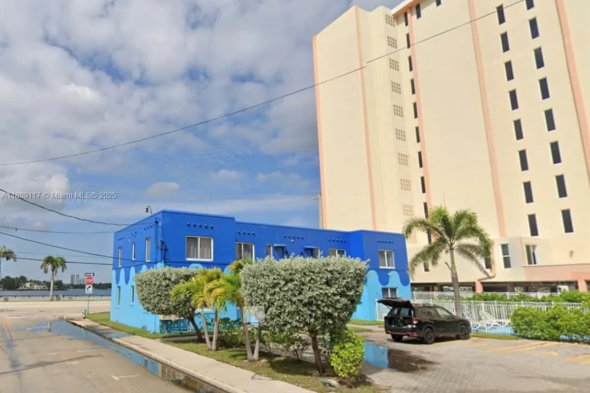 809 S Ocean Dr, Hollywood FL 33019