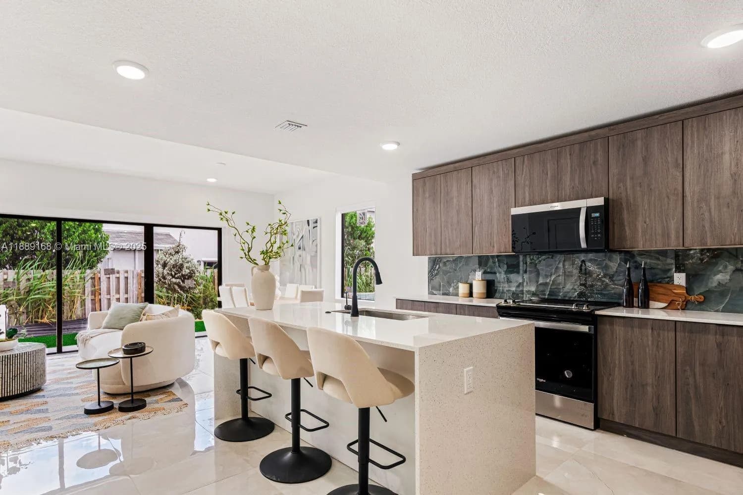 1375 NW 6 Terr, Florida City FL 33034