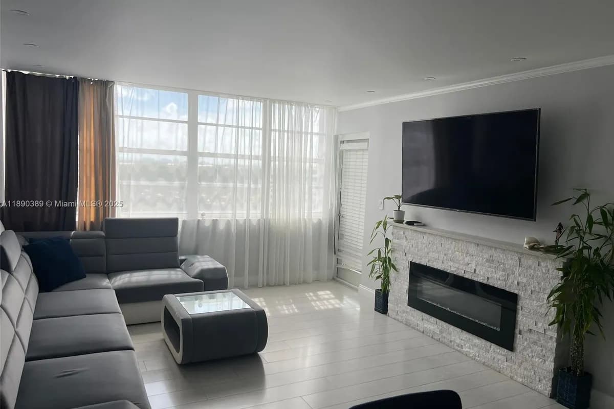 1301 NE Miami Gardens Dr # 1013W, Miami FL 33179