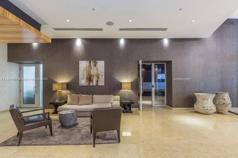 40 SW 13 ST # 4, Miami FL 33130