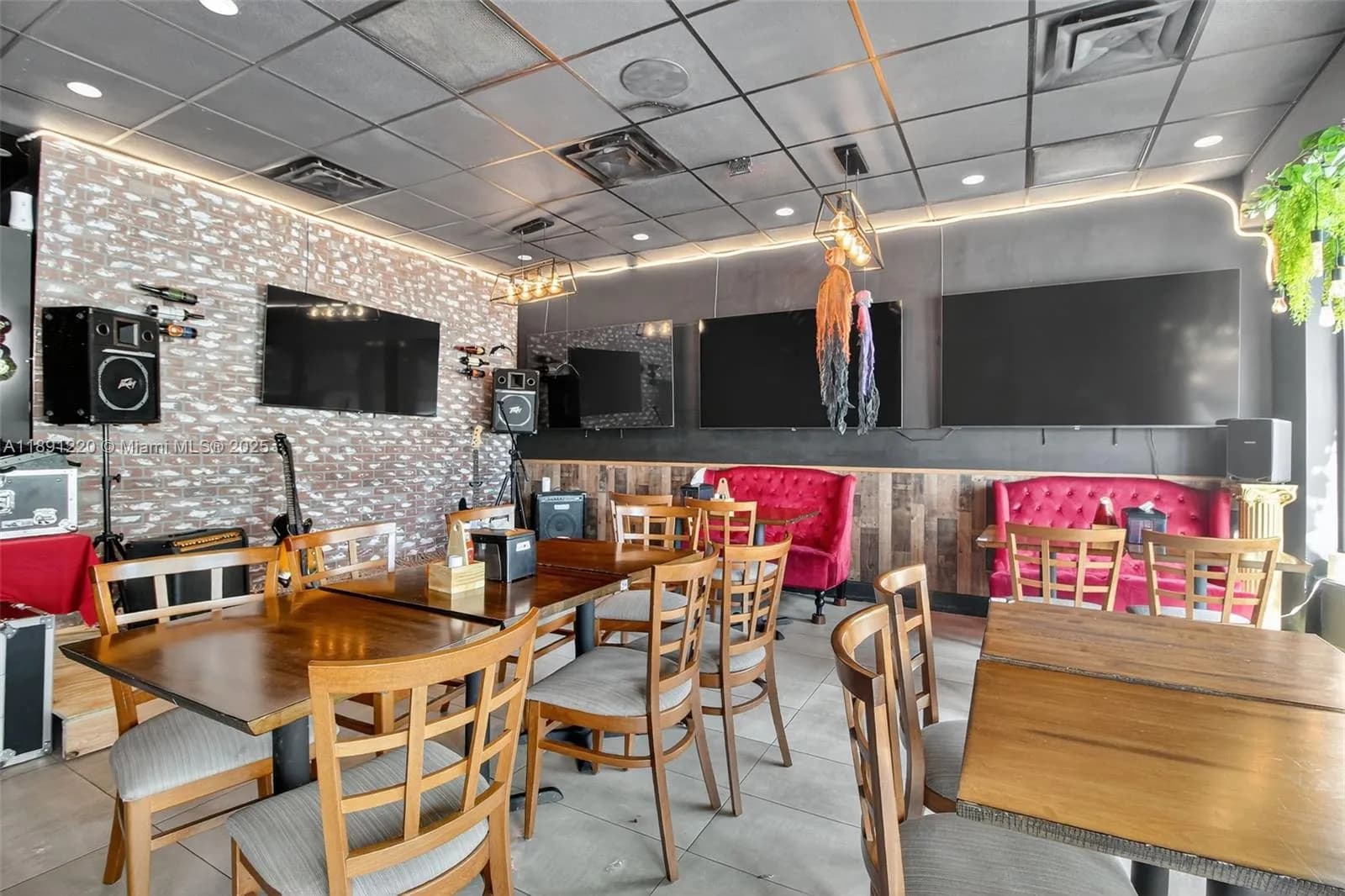 Turnkey Restaurant For Sale in Miami Beach, Miami Beach FL 33141